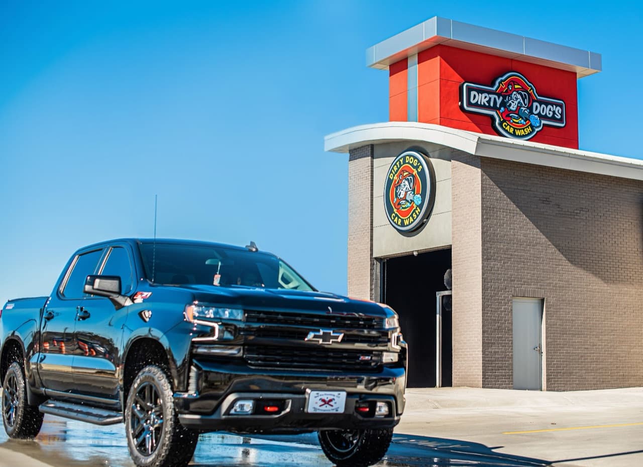 Dirty Dog's Car Wash